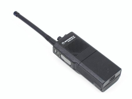 Motorola GP300 2 m VHF DEMO-Set mit Akku, Ladegerät und Headset 
